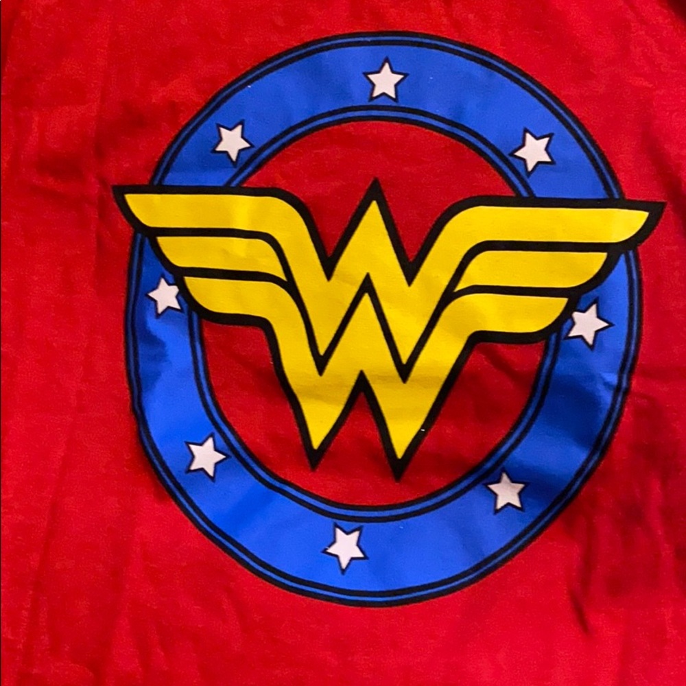 New kid’s Wonder Woman Shirt - Picture 2 of 4